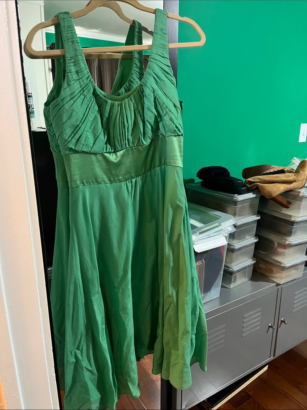 Green Sleeveless Pleated Waist Dress